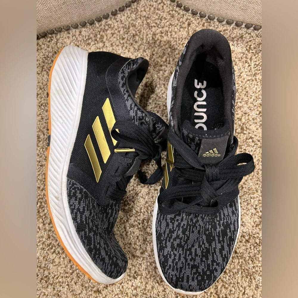 Adidas size 11 Bounce shoes